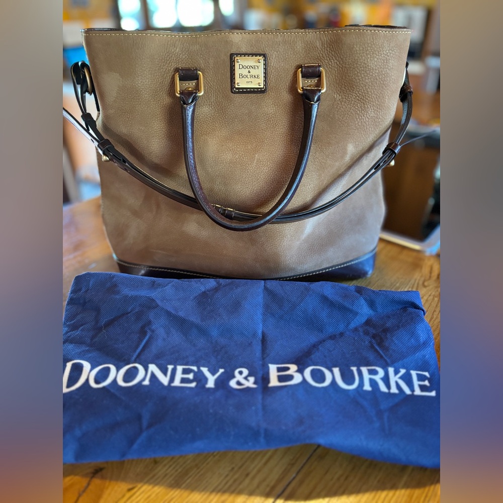 Dooney & Bourke Nubuck suede and leather Chelsea tote bag. Beautiful Fall bag